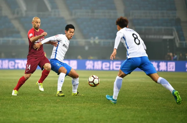 Cách đá pressing tầm cao trong bóng
